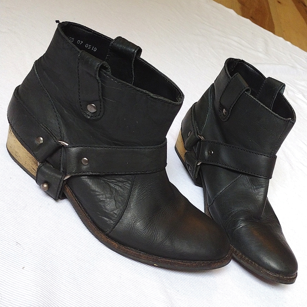 Deena And Ozzy Black Harness Boot